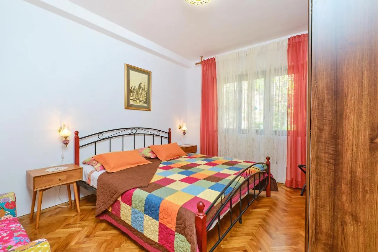 Apartments With A Parking Space Mali Losinj