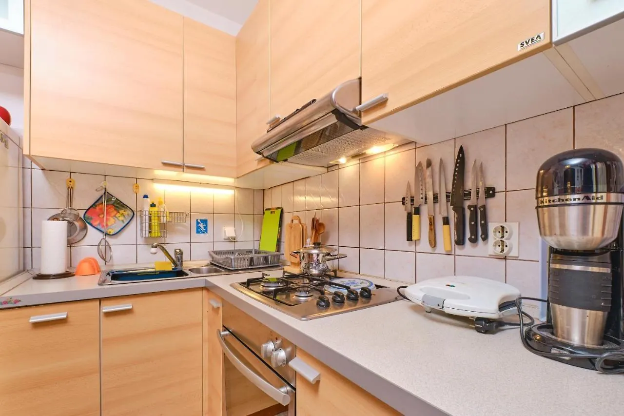Apartments With A Parking Space Mali Losinj