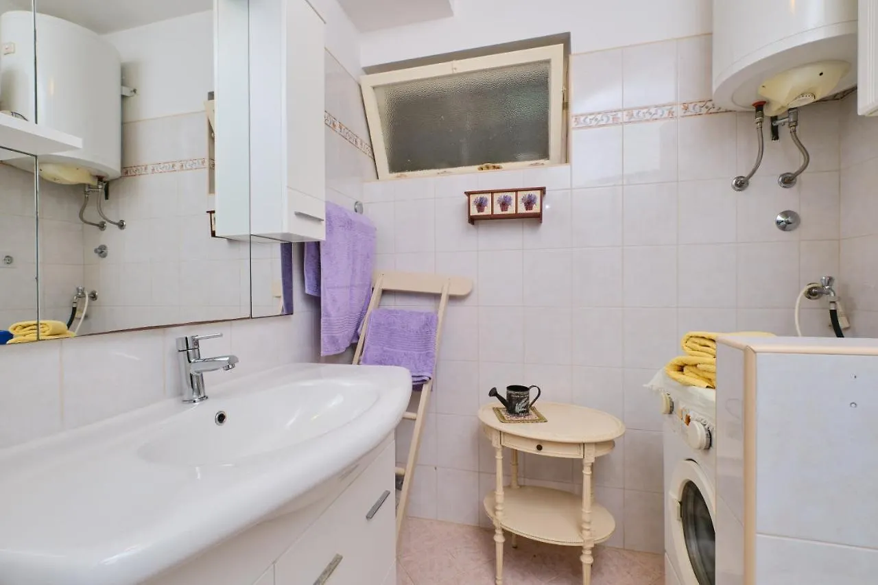 Apartments With A Parking Space Mali Losinj
