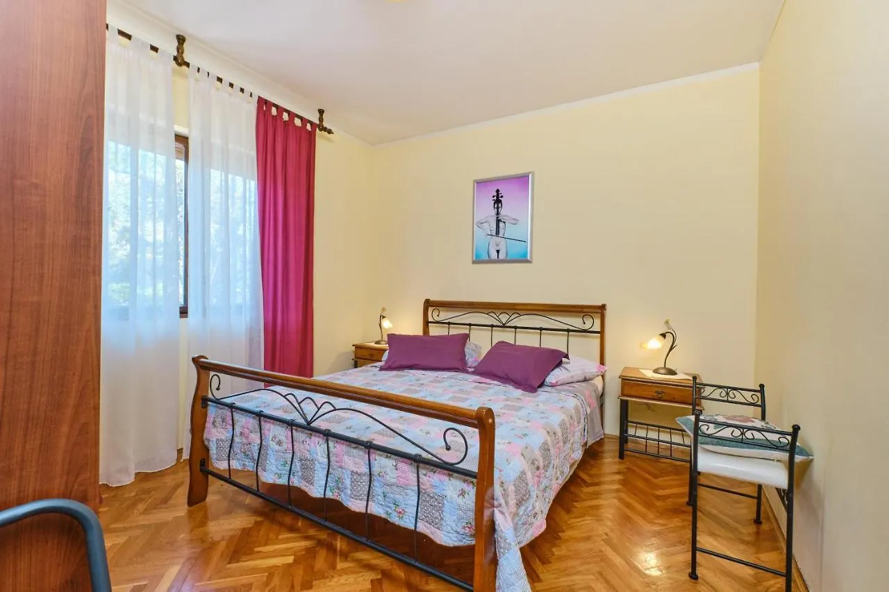 Apartments With A Parking Space Mali Losinj 0*,