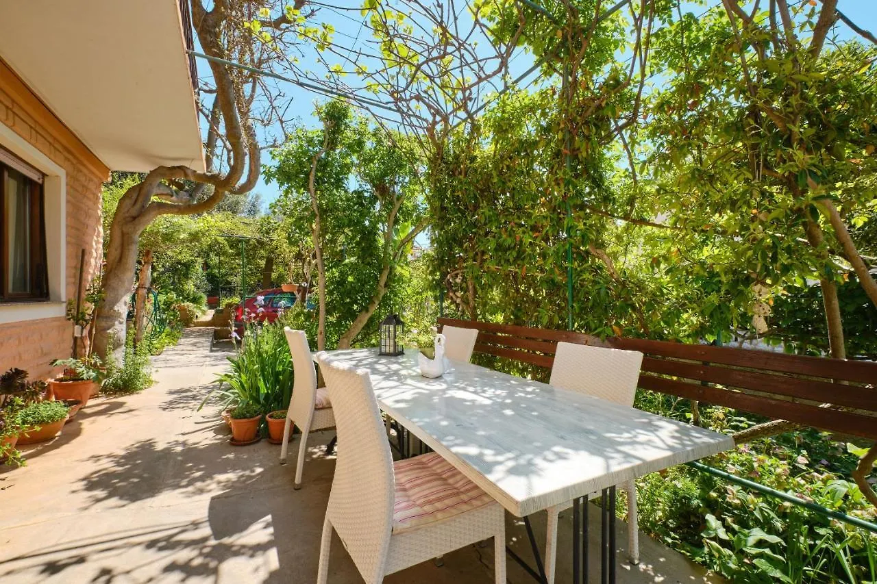 Apartments With A Parking Space Mali Losinj 0*,